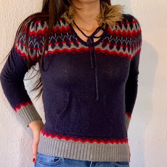 Sweater - Picture 6 of 7